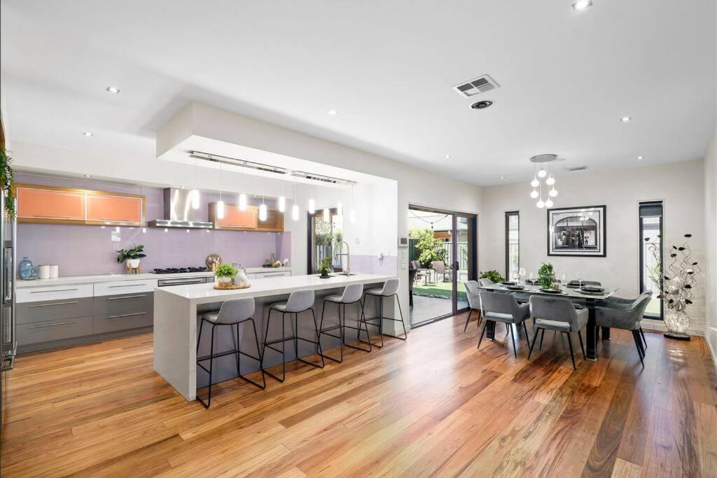 Home & Theatre, Golf, Highpoint