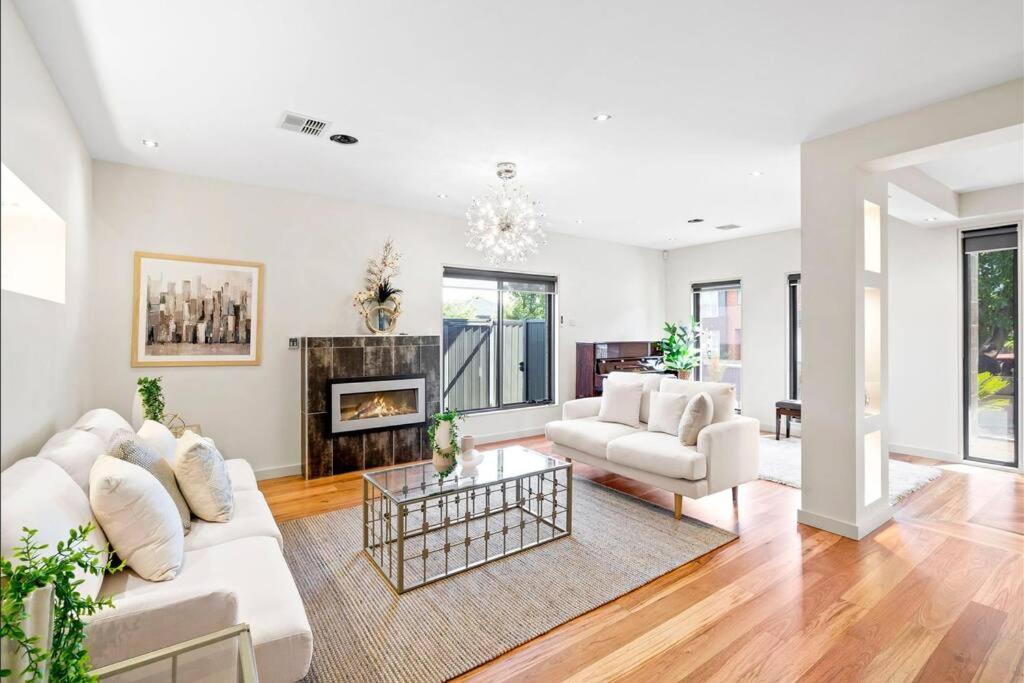 Home & Theatre, Golf, Highpoint