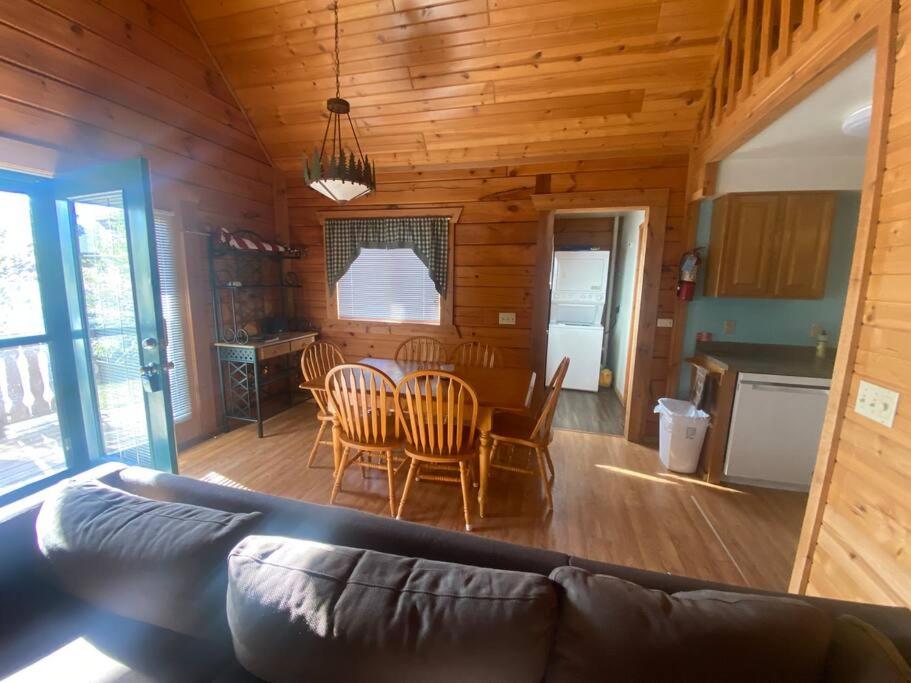 Cabin Retreat near 3 Bears Resort view 3