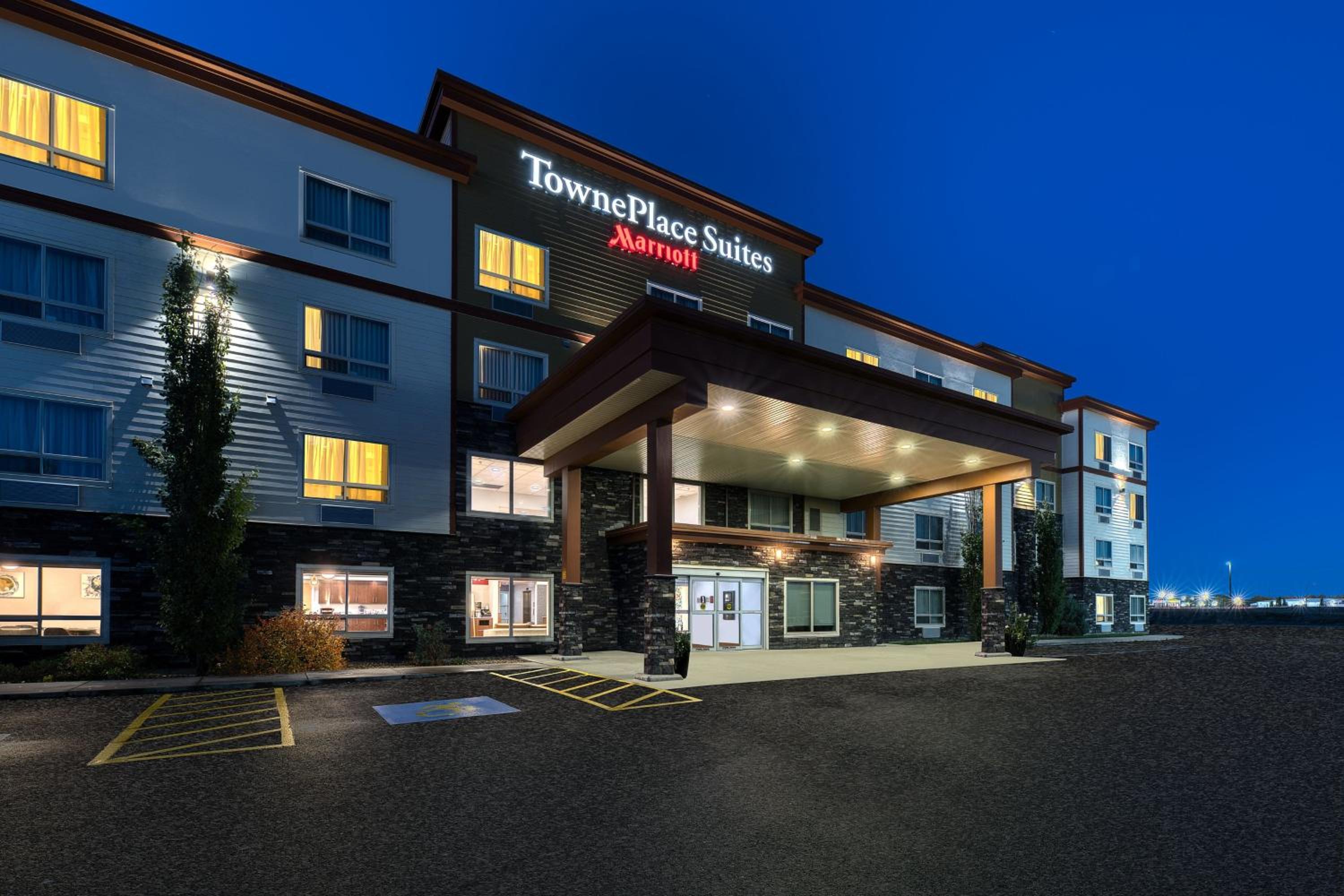 Red Deer Vacations - TownePlace Suites by Marriott Red Deer - Property Image 5