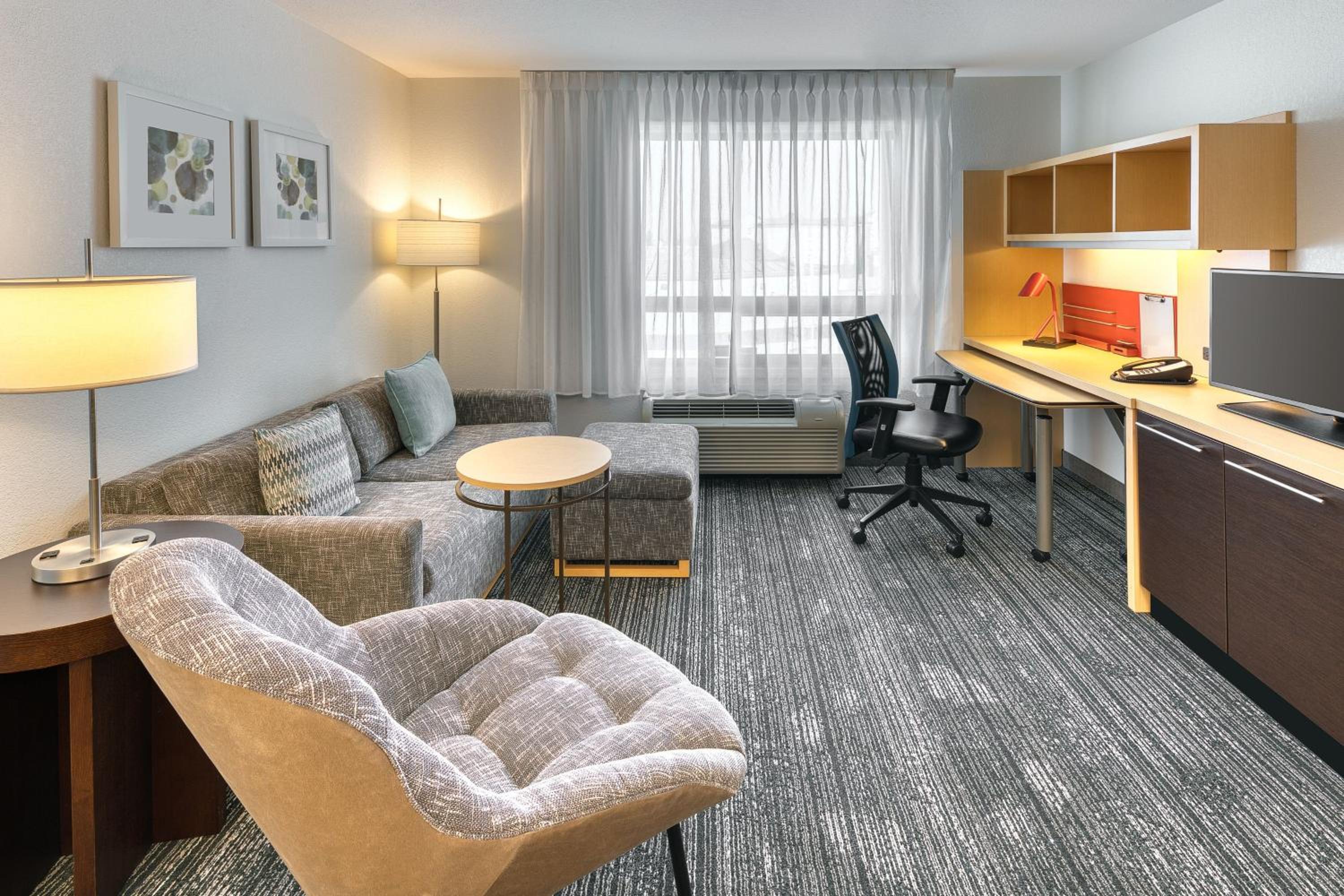 Red Deer Vacations - TownePlace Suites by Marriott Red Deer - Property Image 10