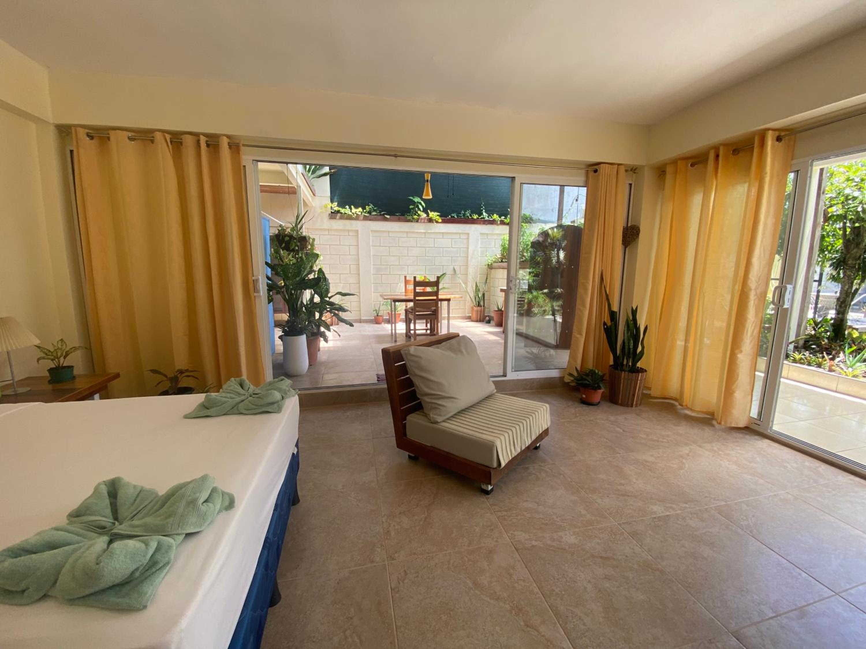 Pura Vida Boutique Apartments
