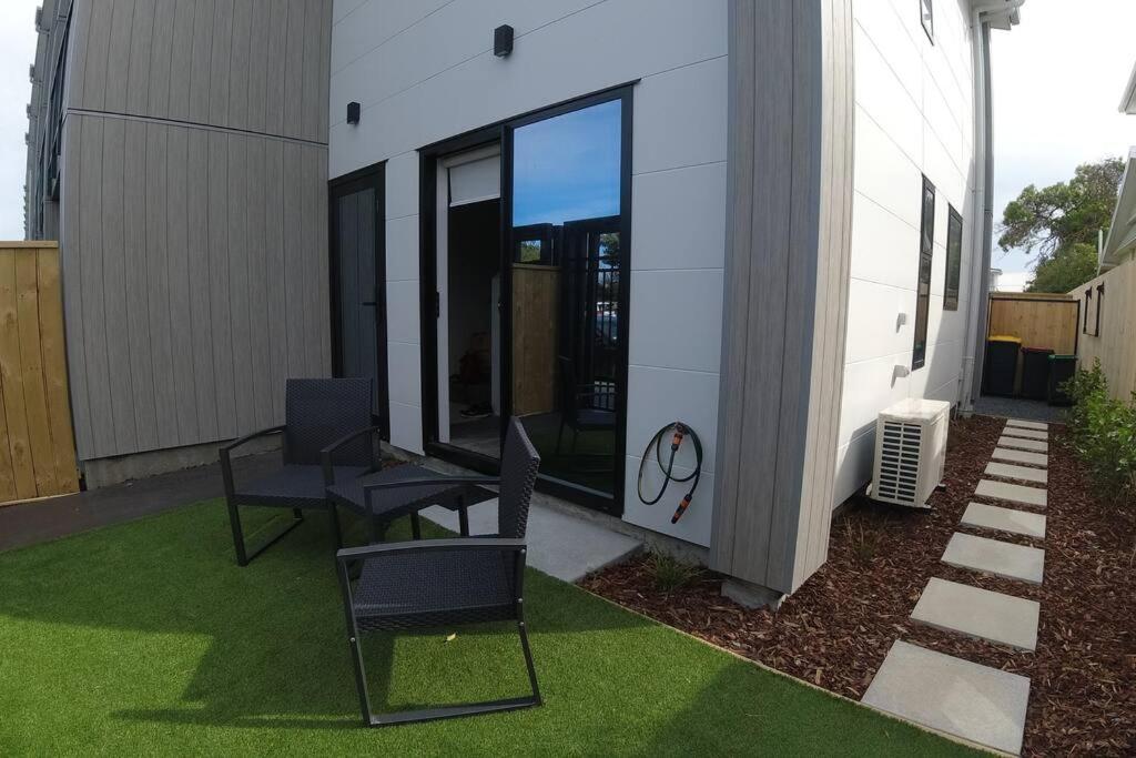 C-Side-R, Modern Beachfront Living