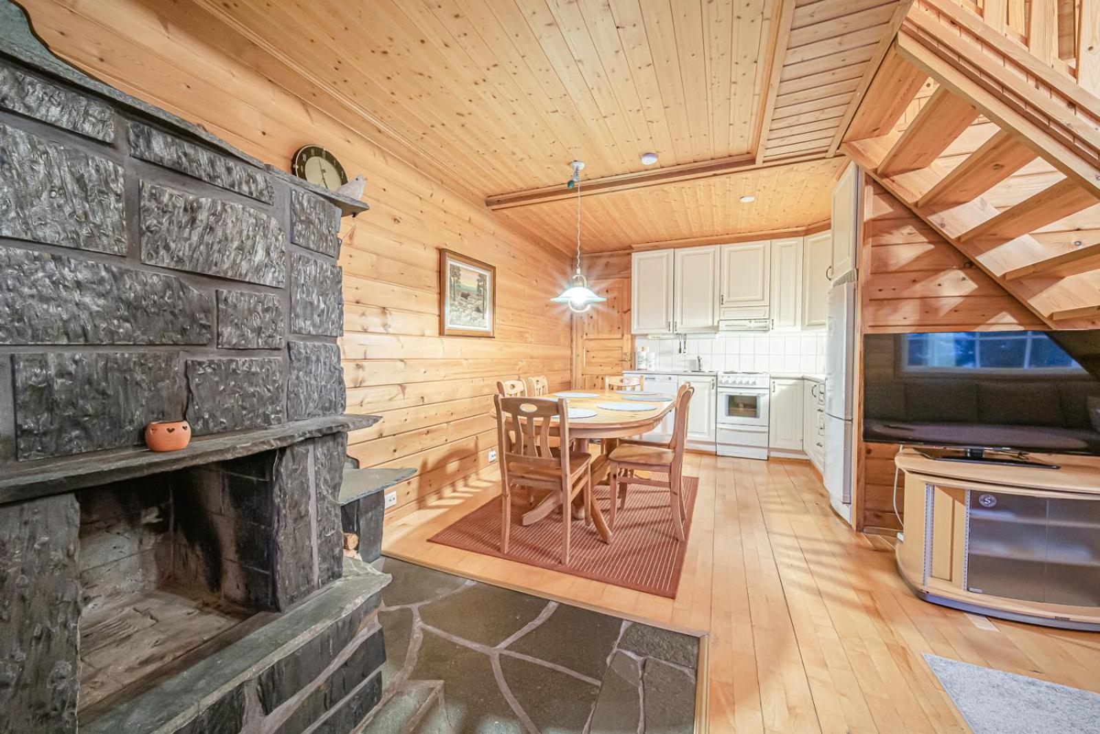 Alpine Chalet Central Ski-in Ski-out, Levi center by Aavalevi