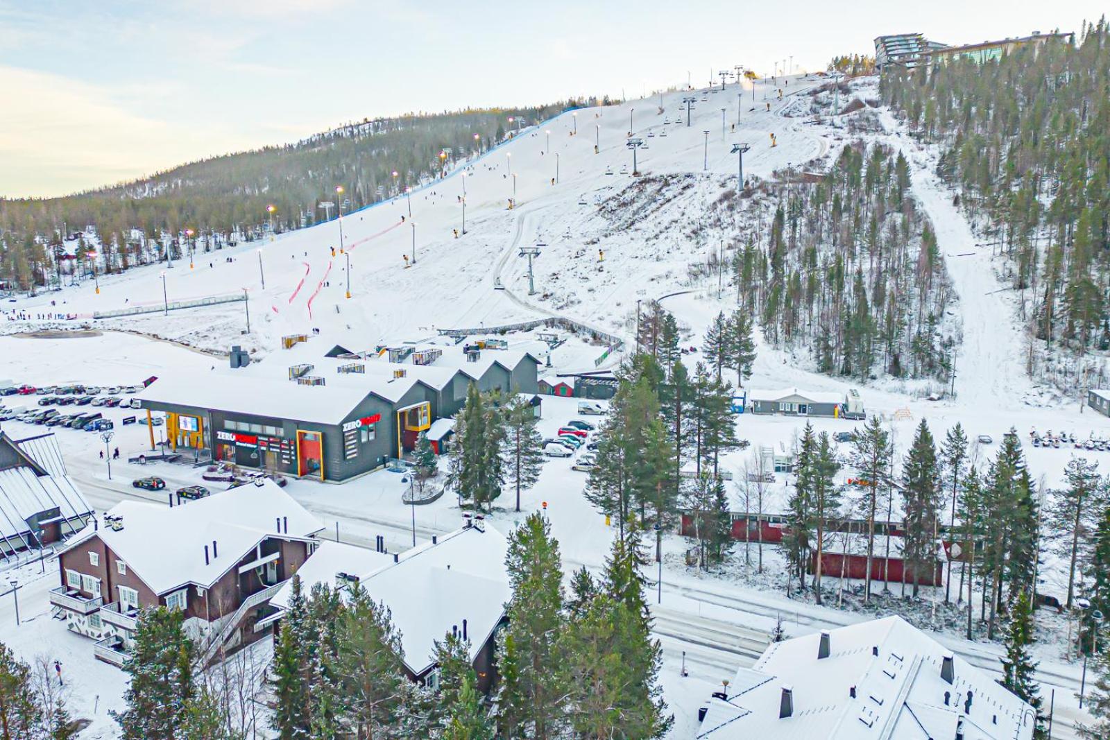 Alpine Chalet Central Ski-in Ski-out, Levi center by Aavalevi