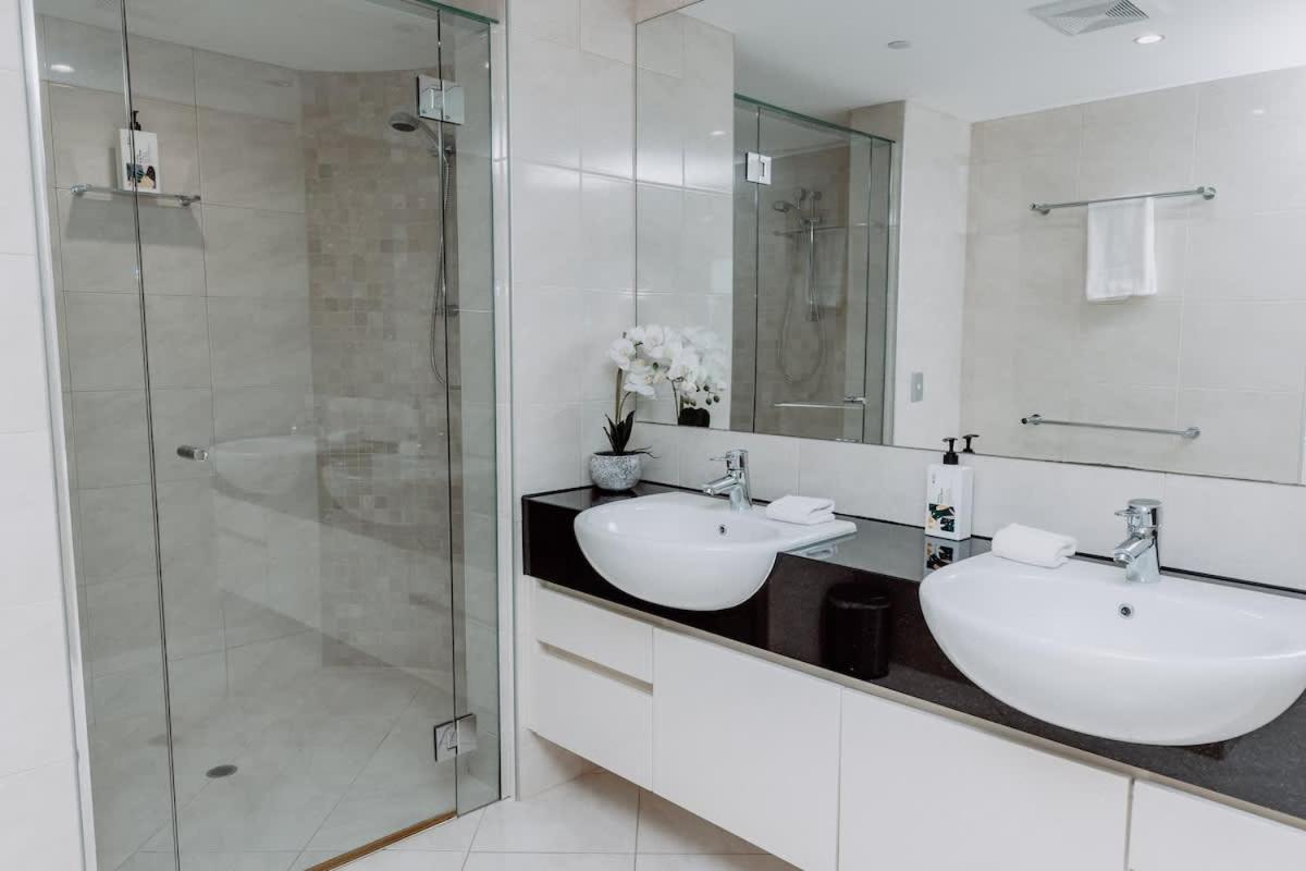 Aquavista Penthouse - Stunning 180 Views