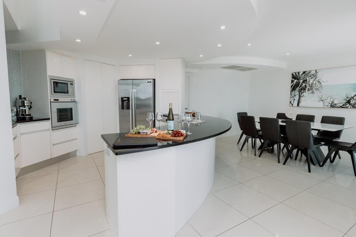 Aquavista Penthouse - Stunning 180 Views