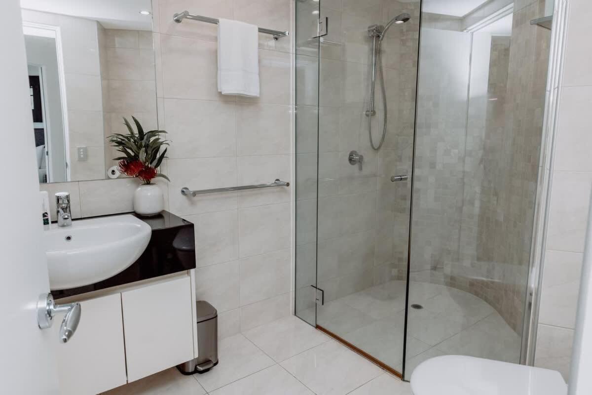 Aquavista Penthouse - Stunning 180 Views
