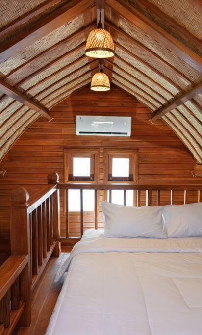 Luh Adi Villa 3, Modern Balinese wooden house close to Uluwatu view 3