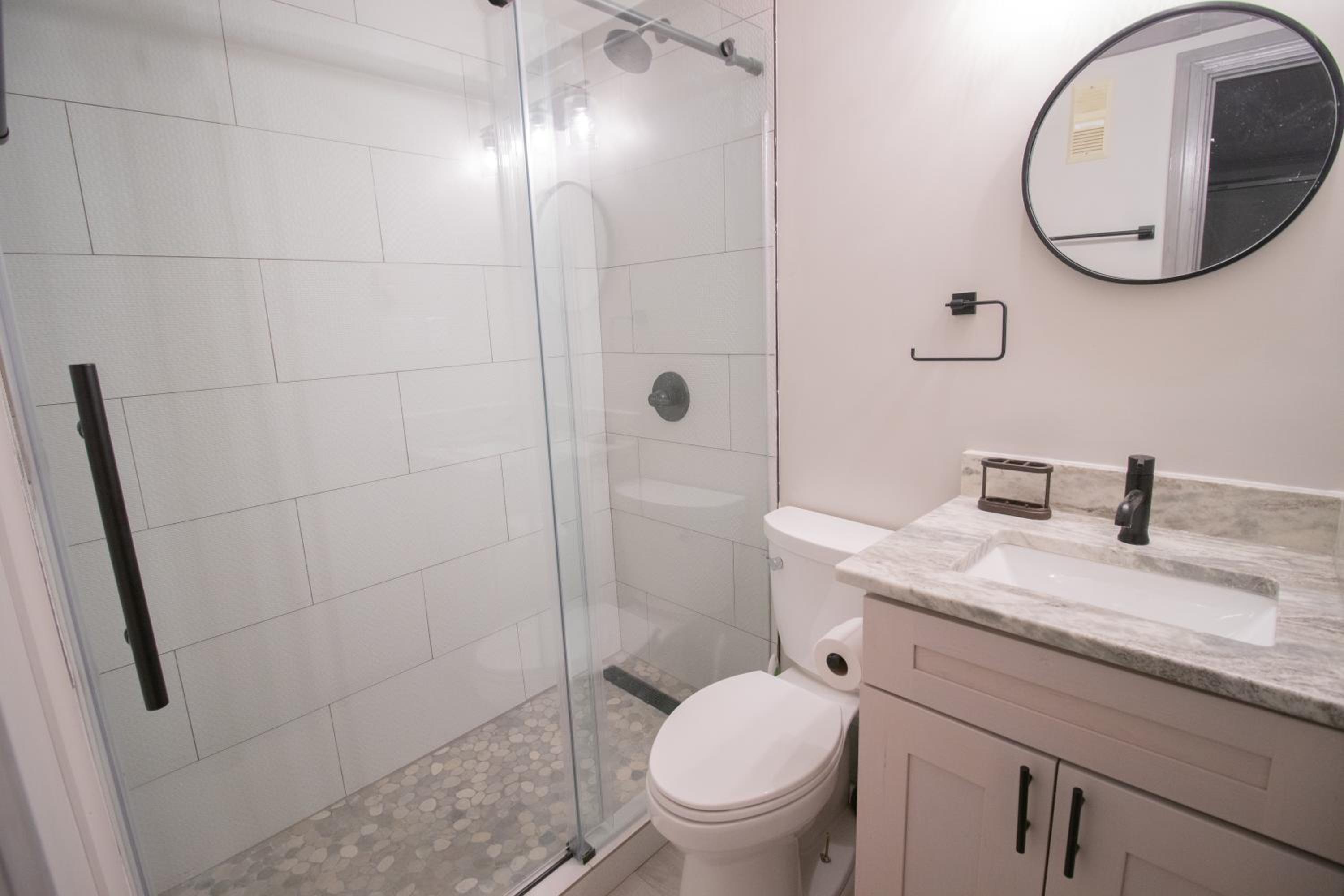 ML245 Skiers Paradise Family Friendly EZ Gated Parking Near Village view 4