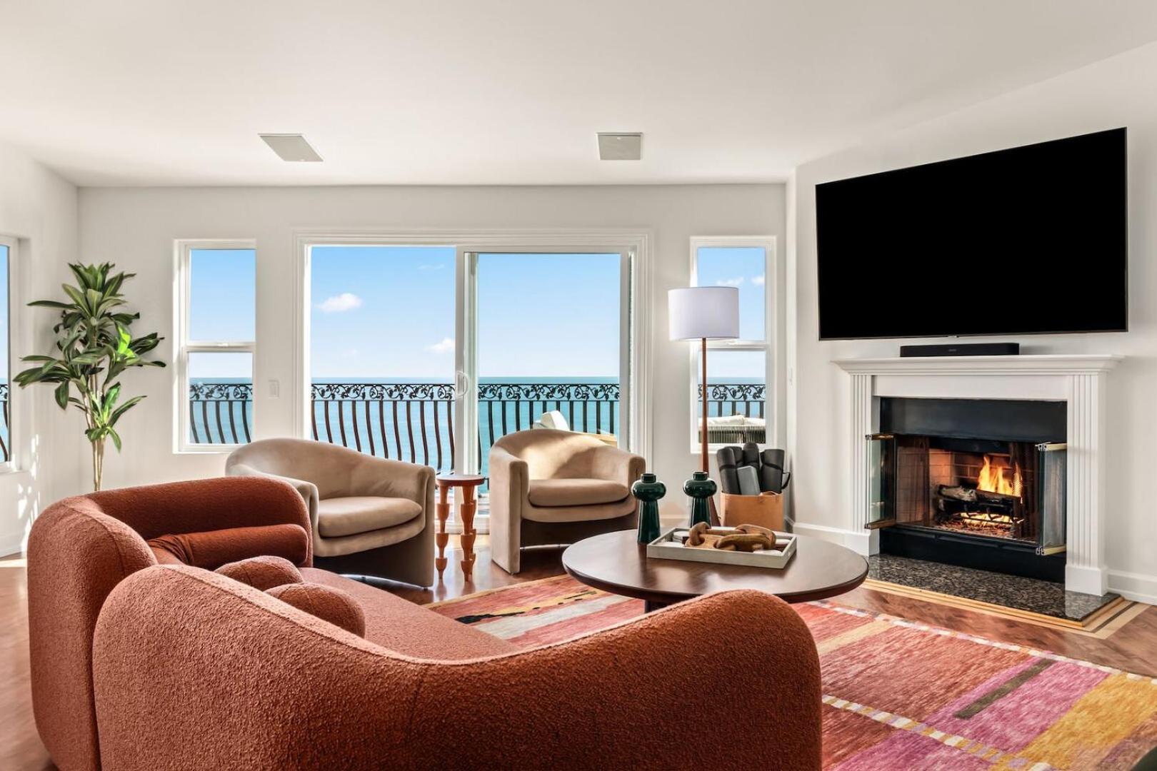 Villa Reina by Fieldtrip Majestic Ocean-View Villa in Malibu view 4