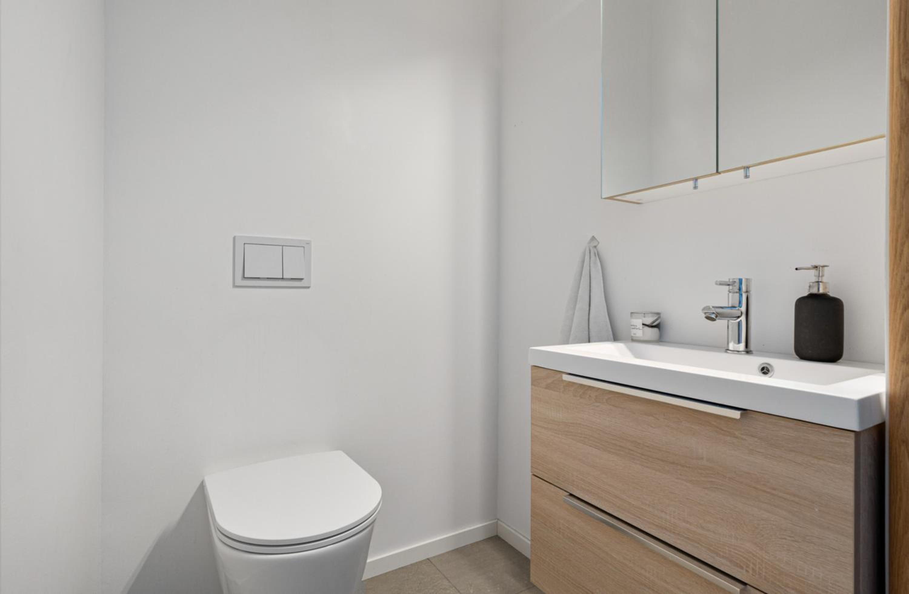 Unique Apartment with Bathtub