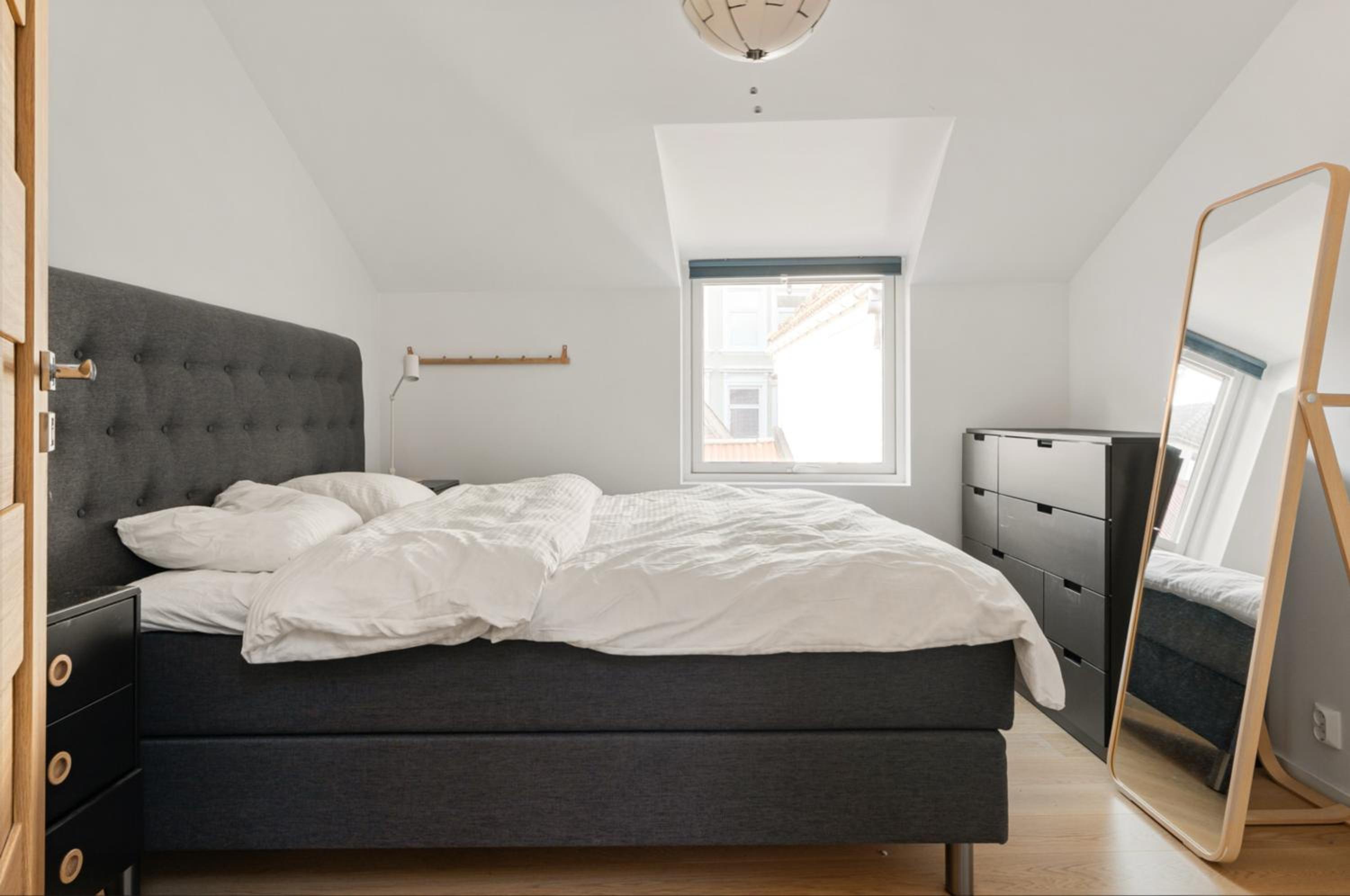 Unique Apartment with Bathtub
