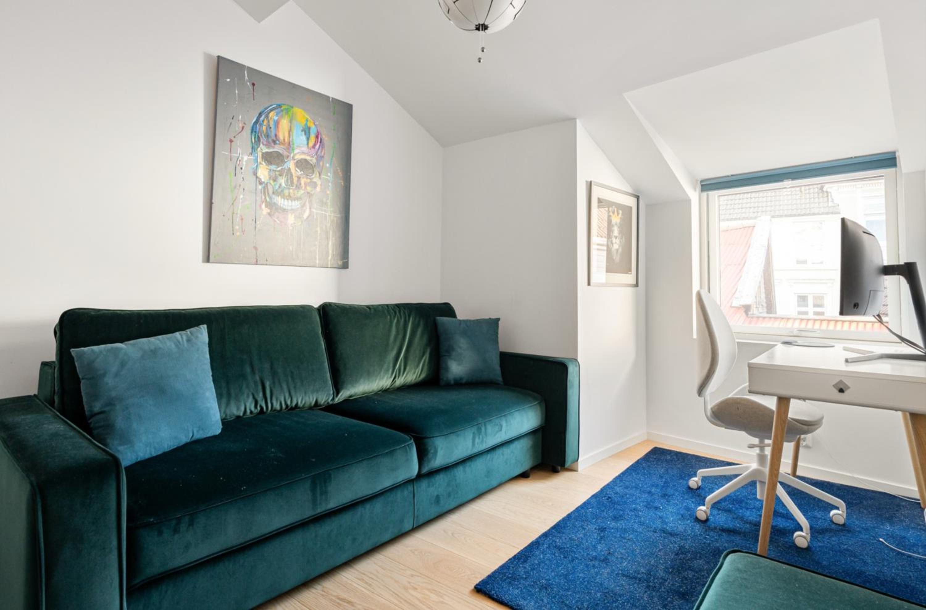 Unique Apartment with Bathtub