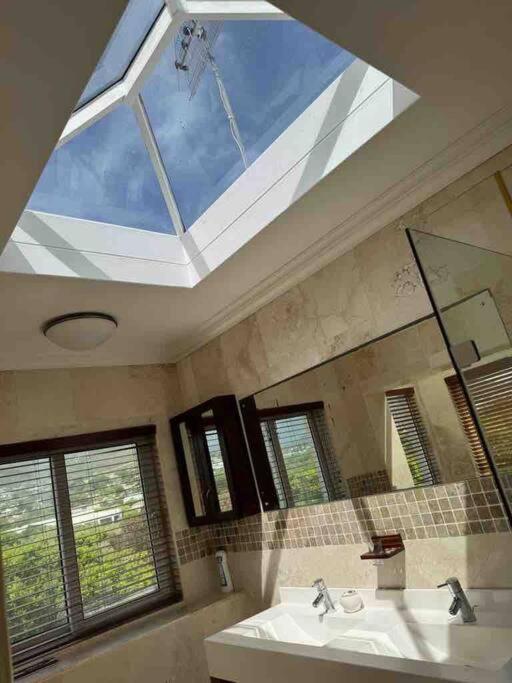 Beach Club Private Trendy Estate Hout Bay view 2