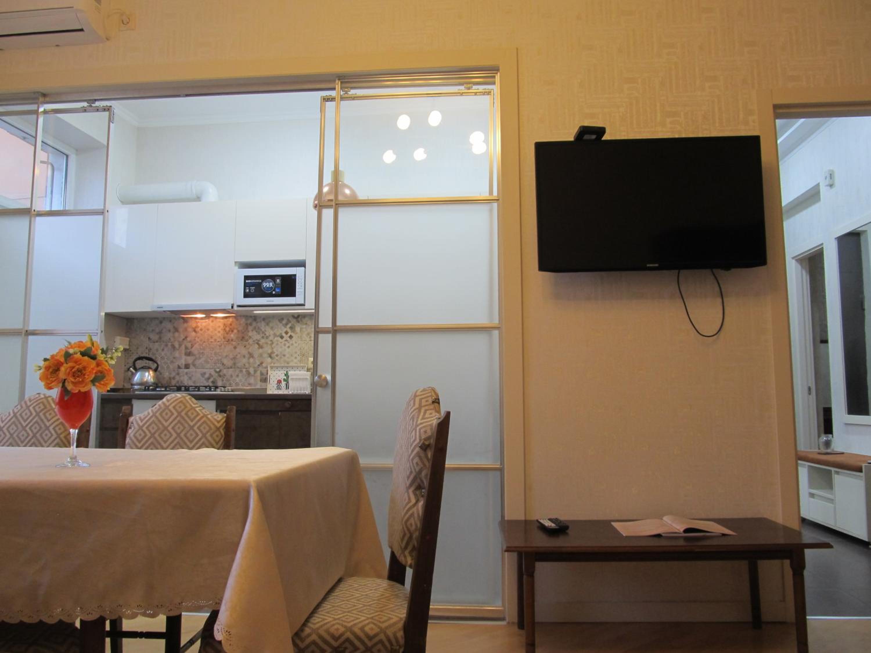 Guest Home in the Heart of old Tbilisi center view 5