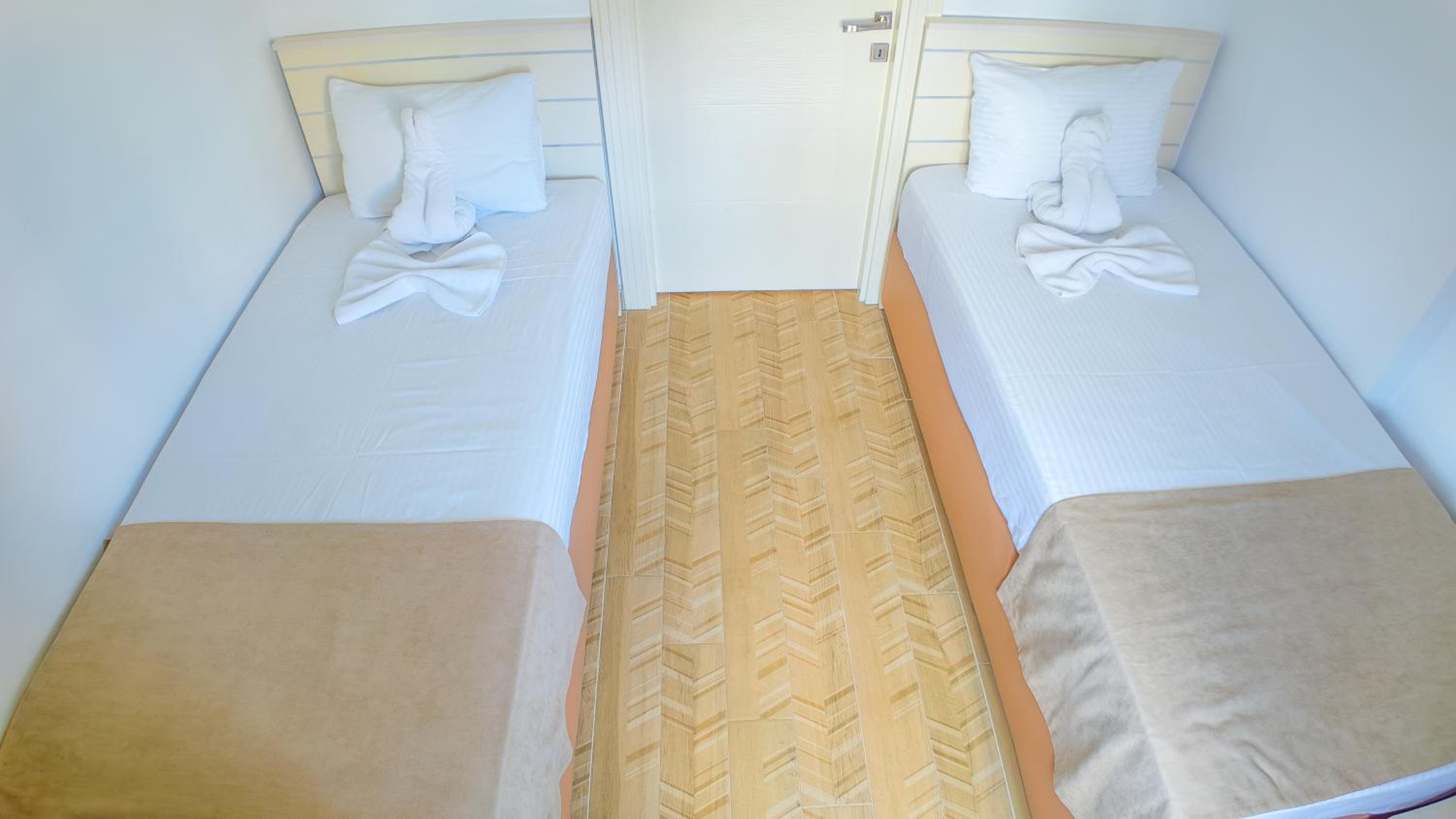 Güden-Pearl - Image 273