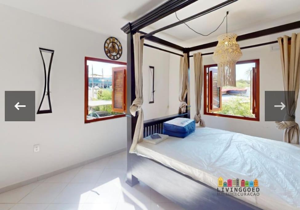 Private Villa with 4 bedrooms and 3 bathrooms