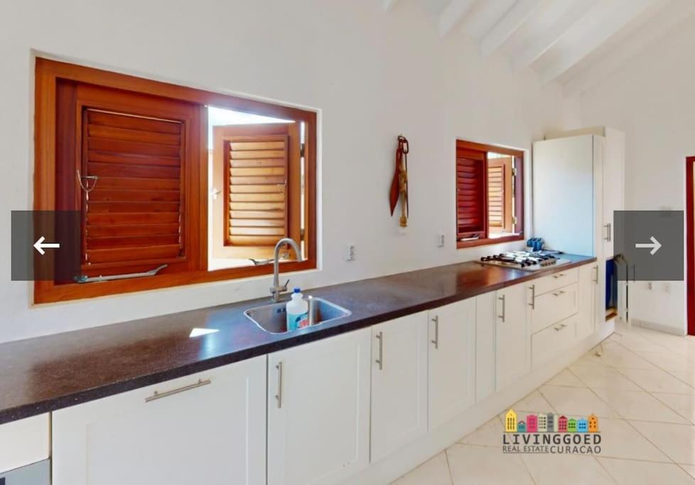 Private Villa with 4 bedrooms and 3 bathrooms