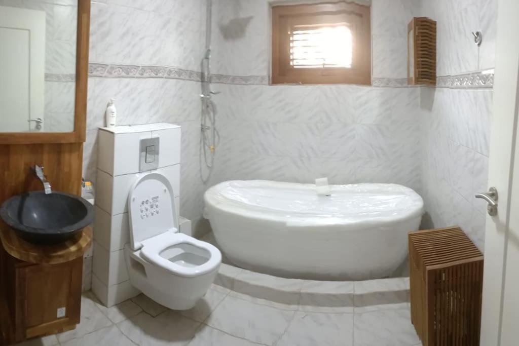 Private Villa with 4 bedrooms and 3 bathrooms