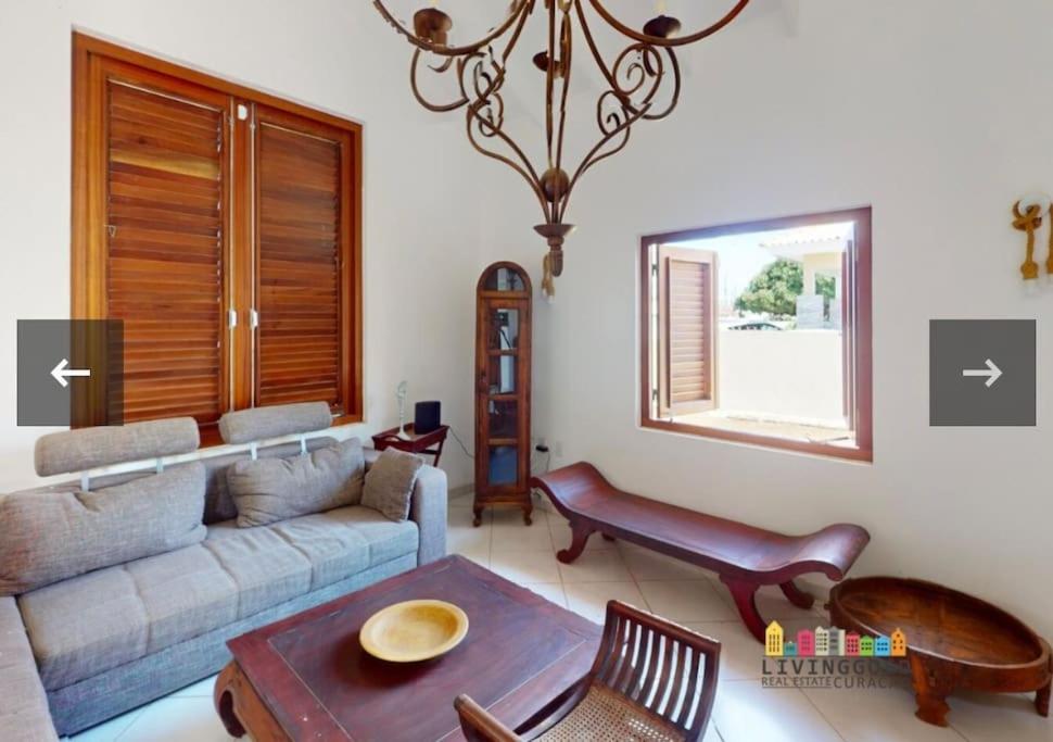 Private Villa with 4 bedrooms and 3 bathrooms