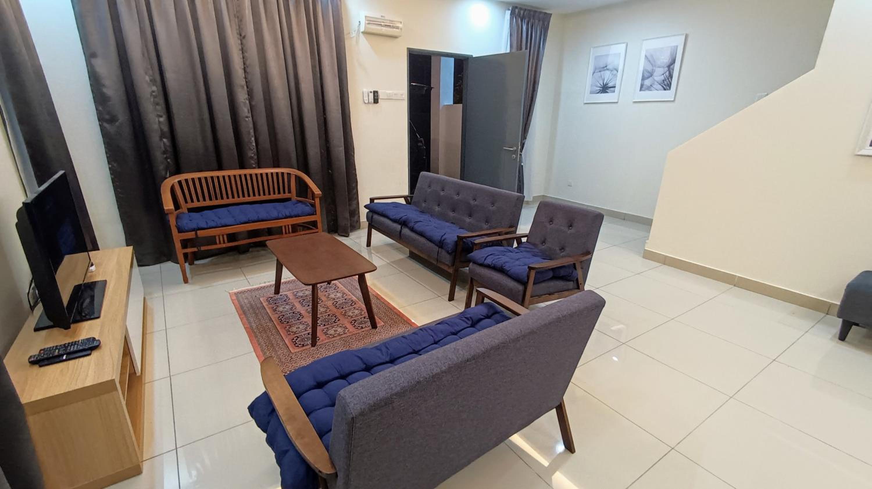Tenang Haven Upper Floor with private porch and staircase photo 4