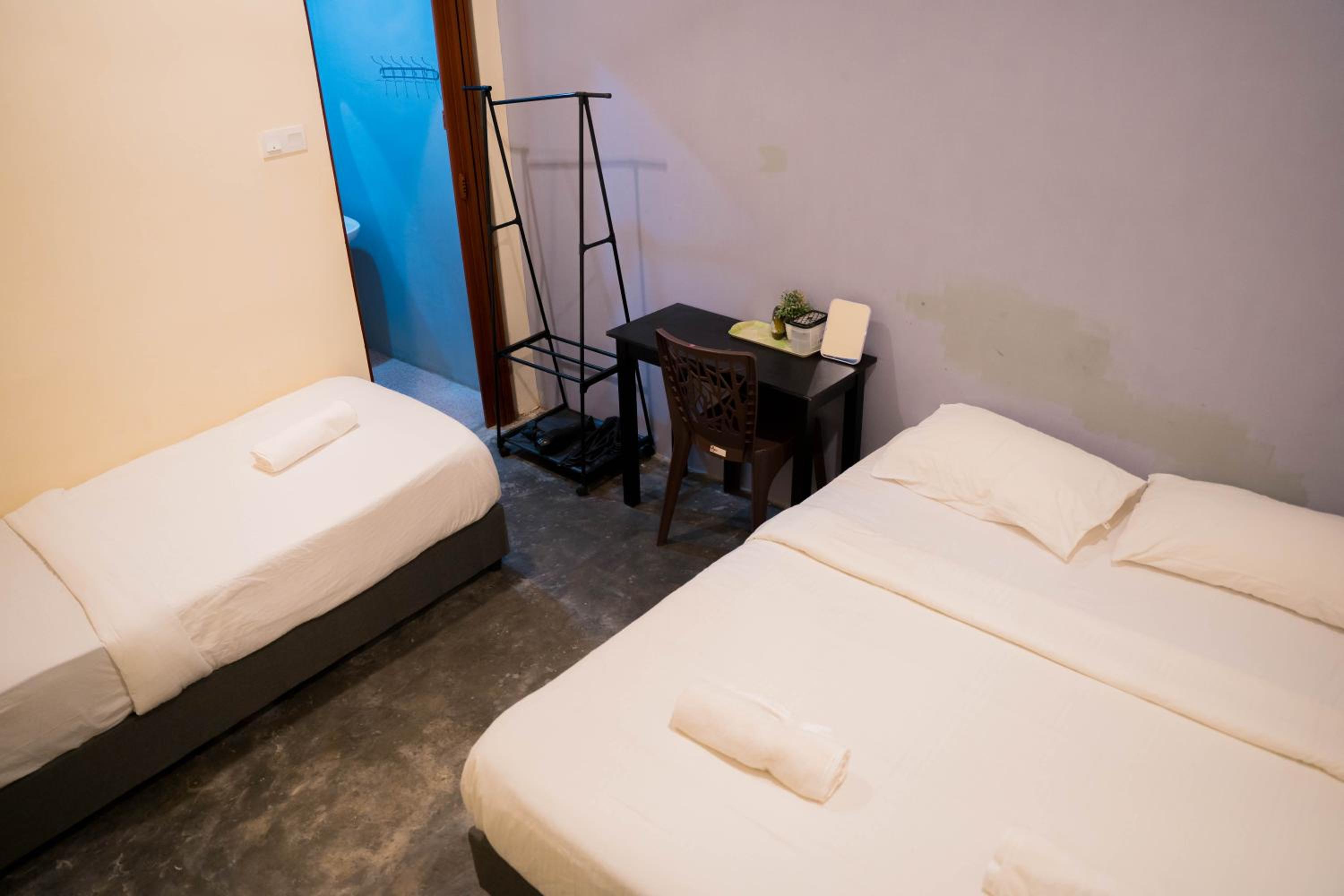Homestay 5 minute walk to HUKM