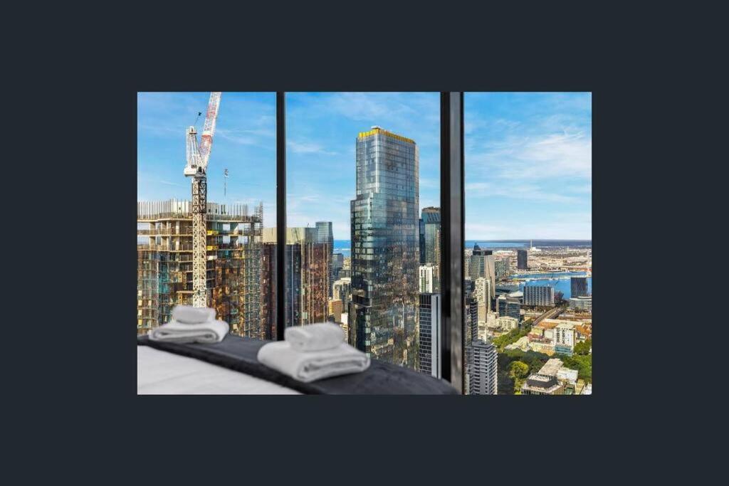 Lv 65 Light House Wake Up from Skyline CBD 3B2B