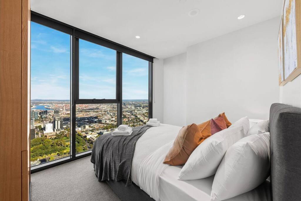 Lv 65 Light House Wake Up from Skyline CBD 3B2B