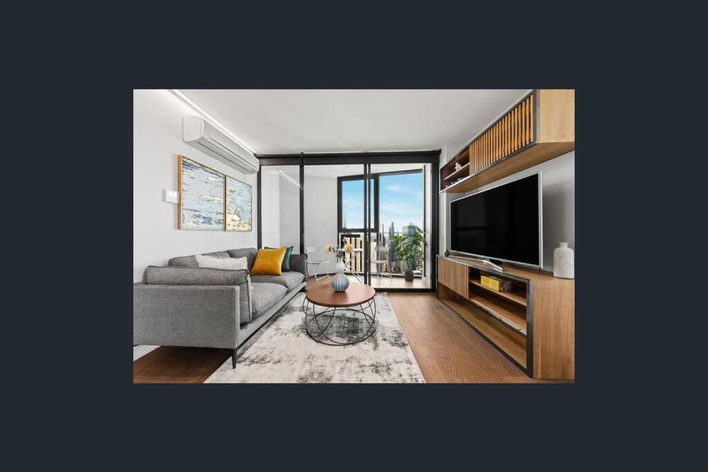 Lv 65 Light House Wake Up from Skyline CBD 3B2B