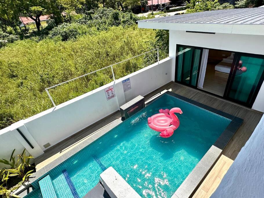Swimming Pool Homestay photo 8