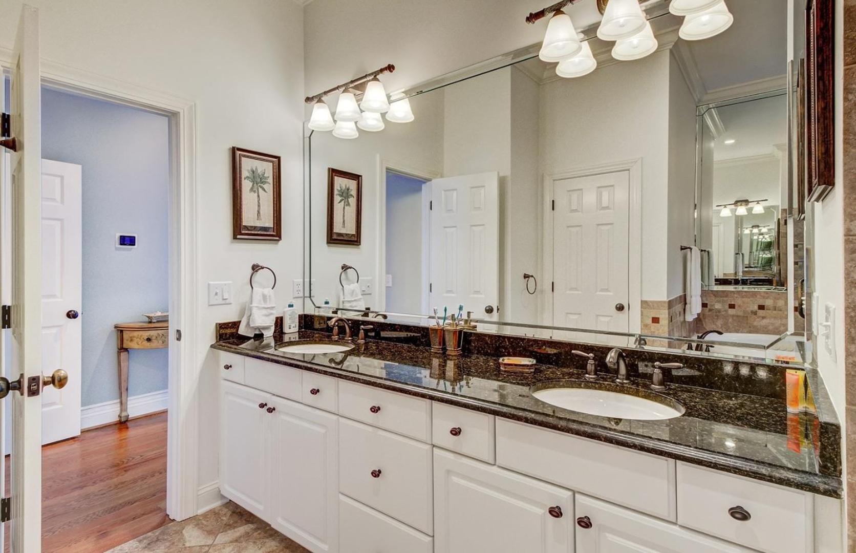 28 Beachwood West by AvantStay Close to Beach Multiple Decks Private Pool