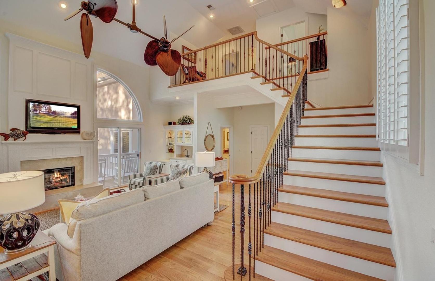 28 Beachwood West by AvantStay Close to Beach Multiple Decks Private Pool