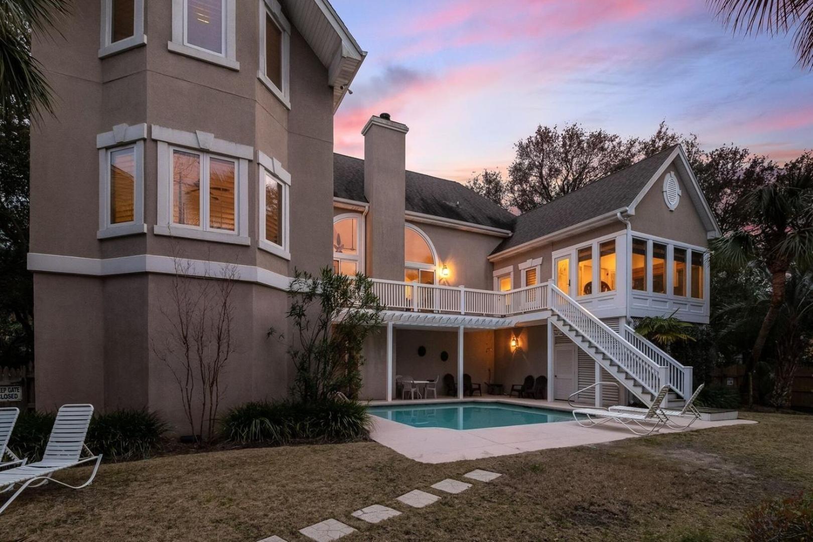 28 Beachwood West by AvantStay Close to Beach Multiple Decks Private Pool