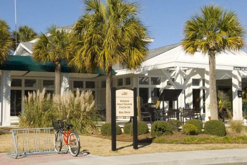 208 B Shipwatch by AvantStay Ocean Views Close to Beach Community Pool