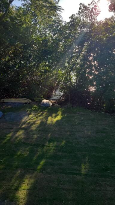Val's Waterfront Ecoluxe Cottage view 3