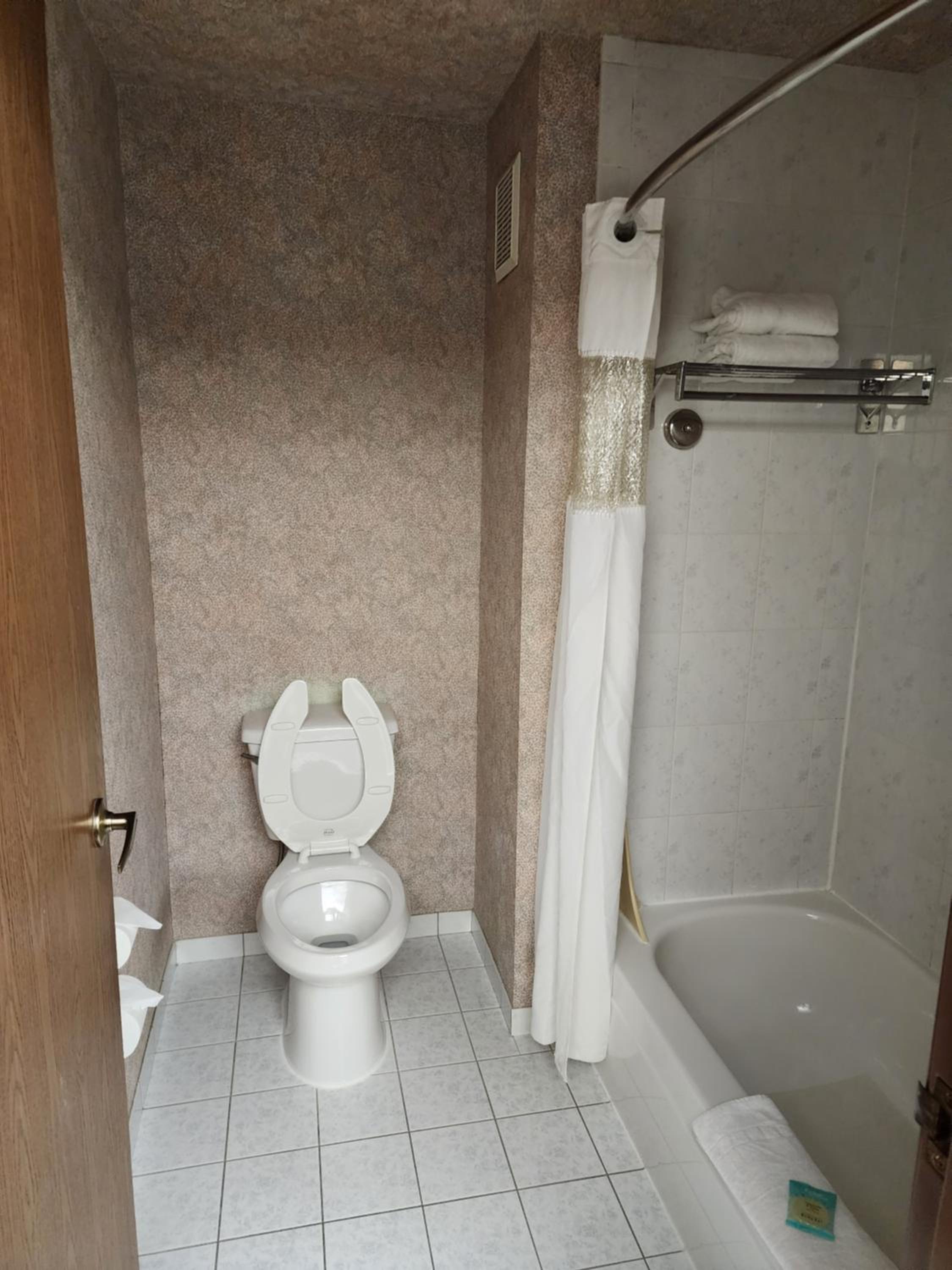 Albany Vacations - Shilo Inn Suites Salem - Property Image 5