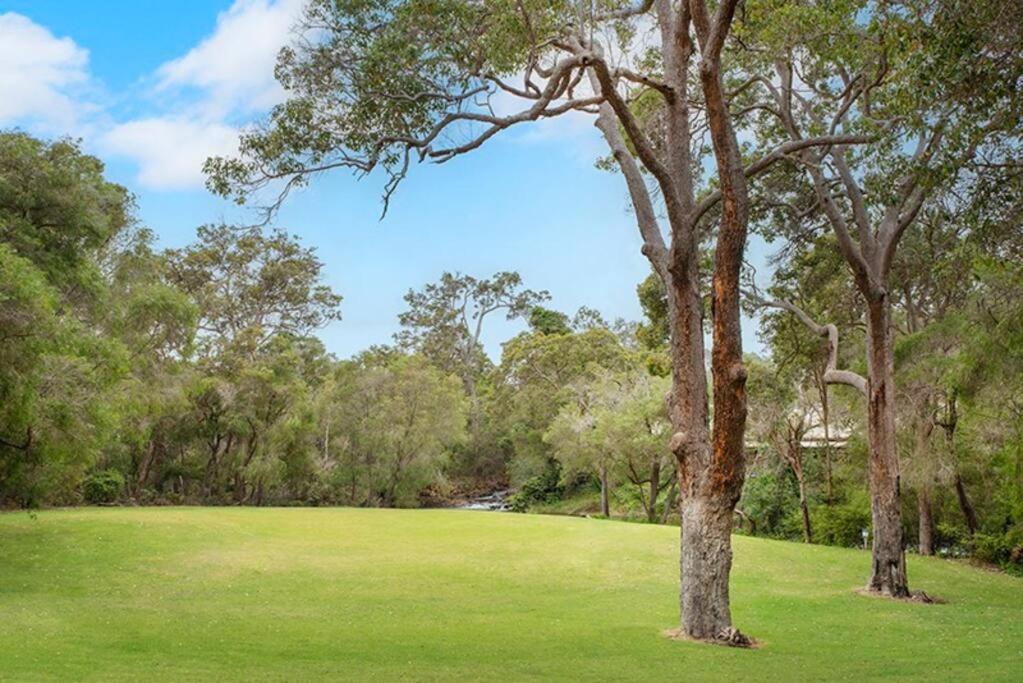 Raffael's Estate