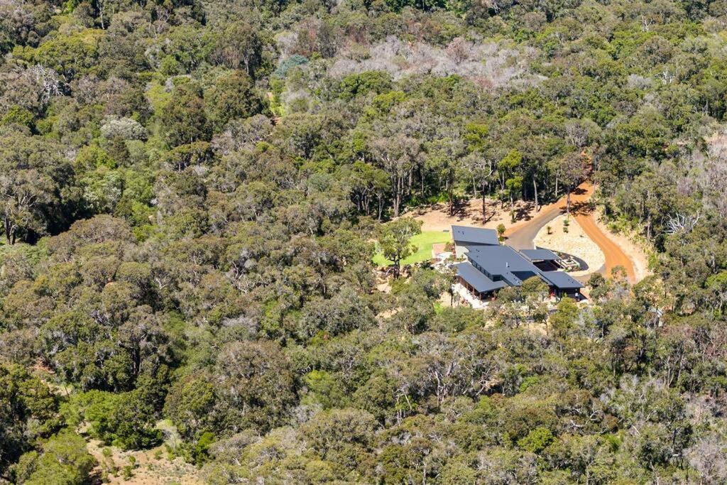 Raffael's Estate