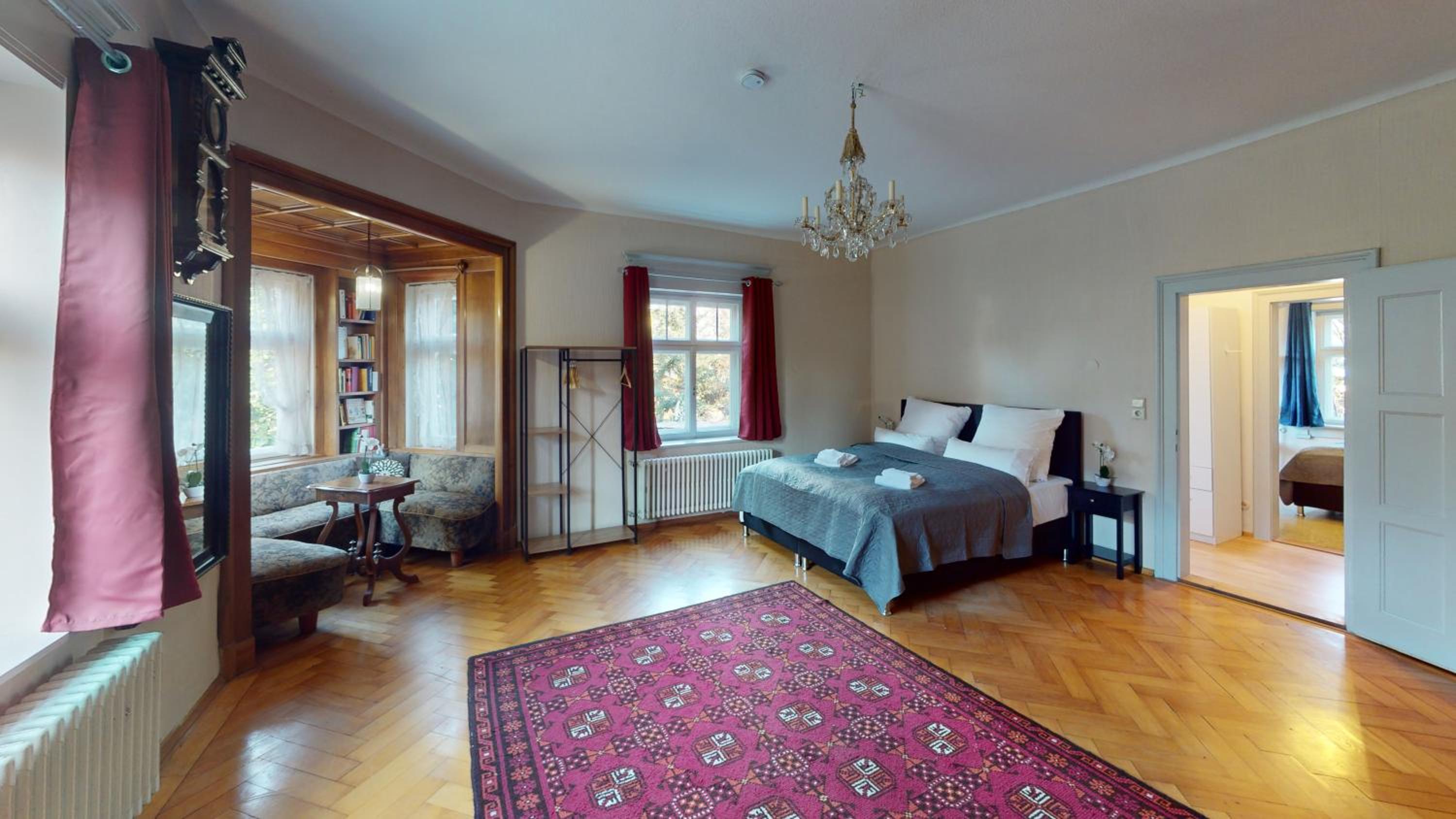CROWN LIVING Villa Schillerstraße Dornbirn - Historisches Wohnen, nostaltigsches Apartment, ideal für Feriengäste und Geschäftsreisende, Parkplatz, zentrum