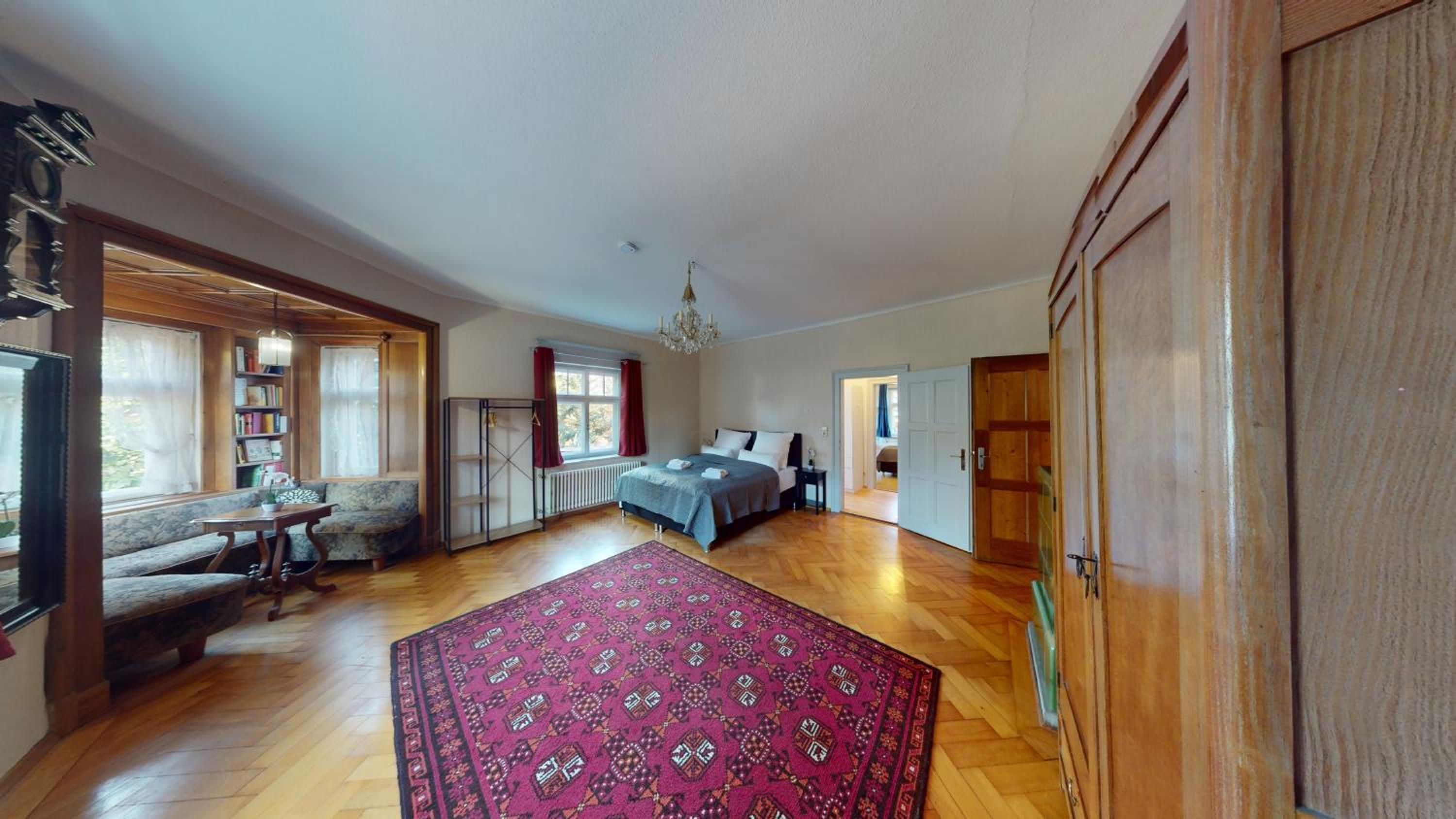 CROWN LIVING Villa Schillerstraße Dornbirn - Historisches Wohnen, nostaltigsches Apartment, ideal für Feriengäste und Geschäftsreisende, Parkplatz, zentrum