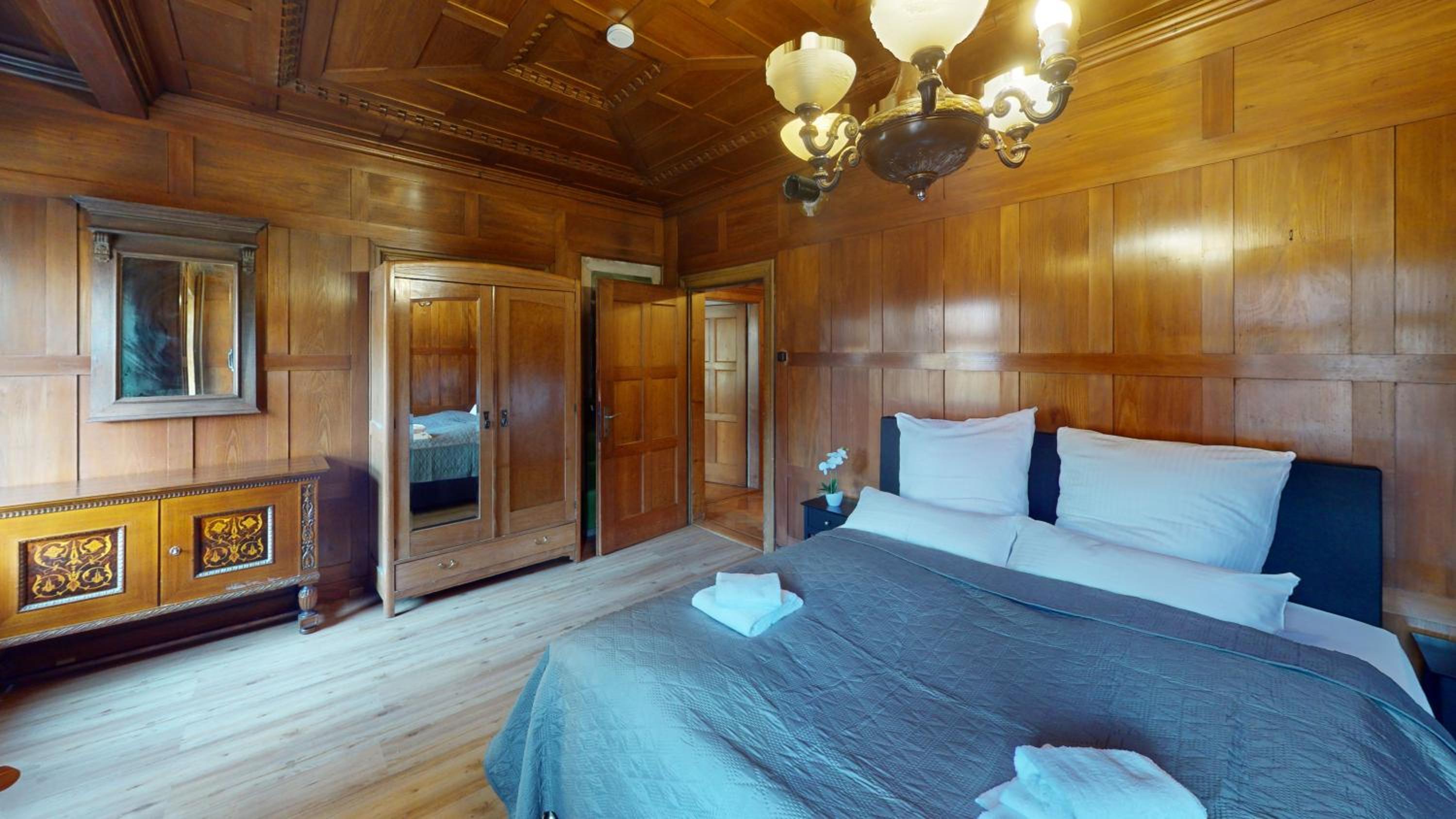 CROWN LIVING Villa Schillerstraße Dornbirn - Historisches Wohnen, nostaltigsches Apartment, ideal für Feriengäste und Geschäftsreisende, Parkplatz, zentrum