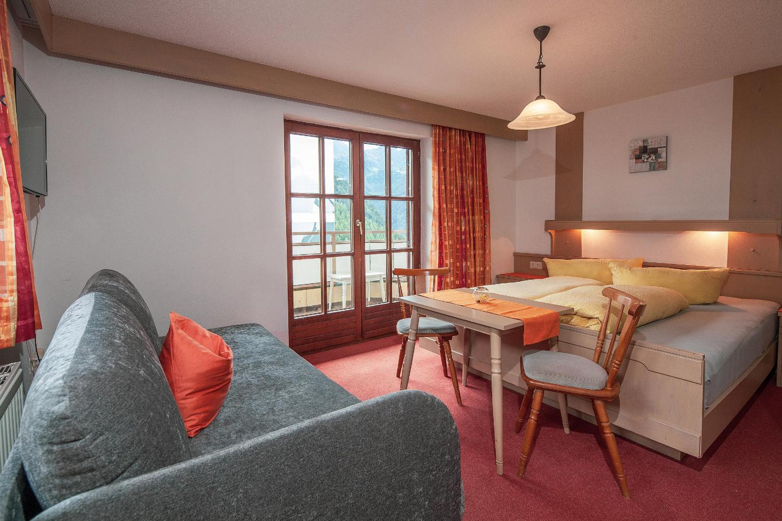 HOLIDAY Apartments