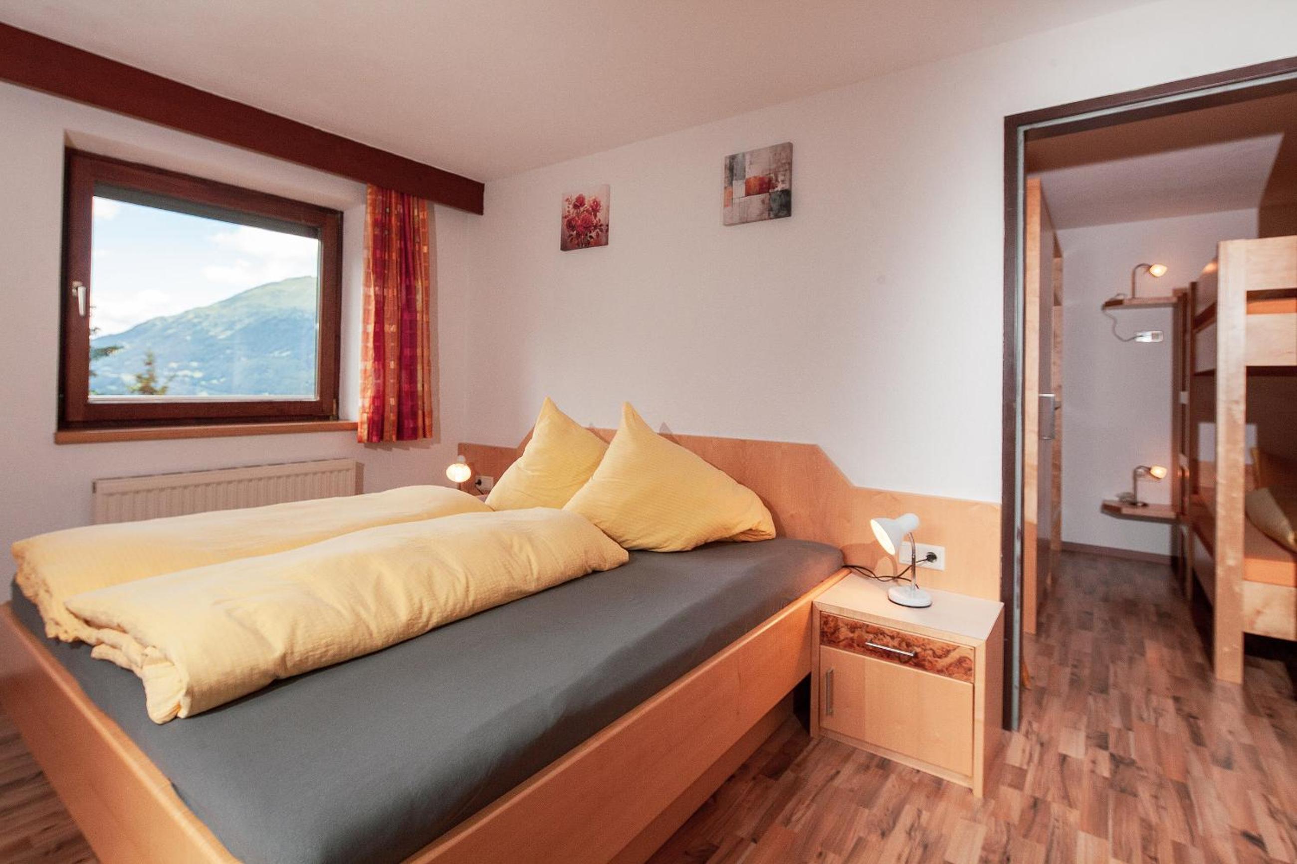 HOLIDAY Apartments