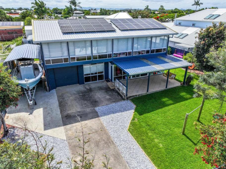 Blue Haven with room for the boat caravan and dog