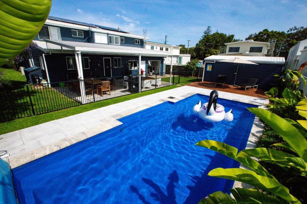 Blue Haven with room for the boat caravan and dog