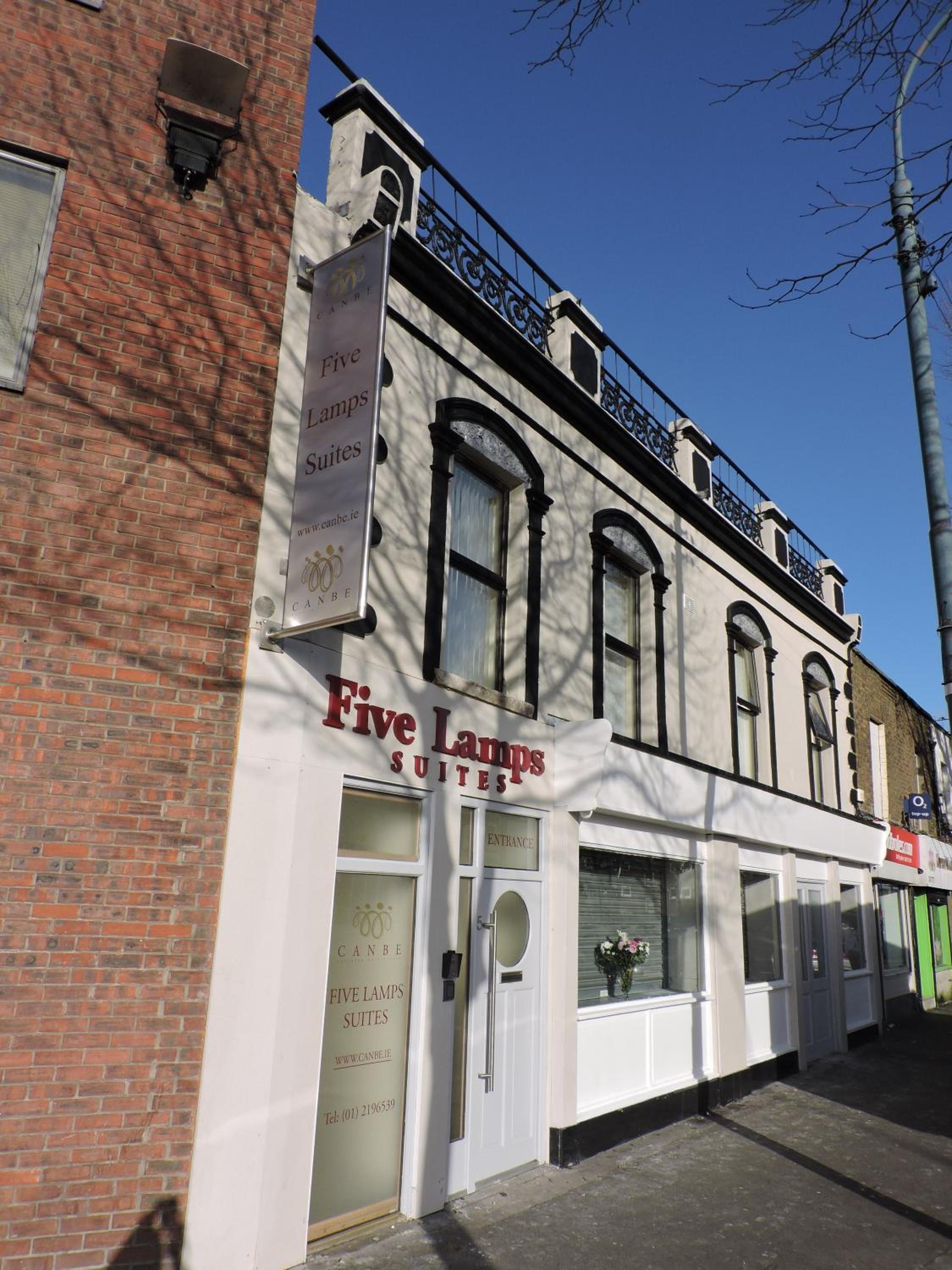 Hotel Five Lamps Suites - Image 1