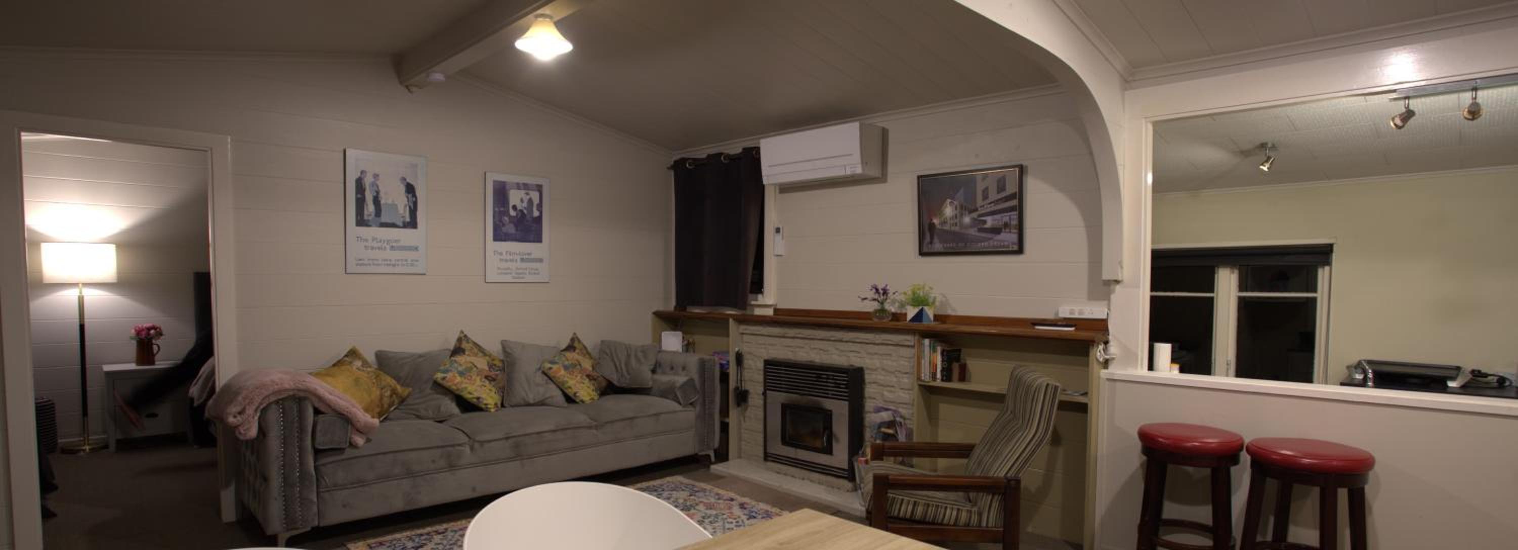 Cosy Lockwood Cottage in Town view 2
