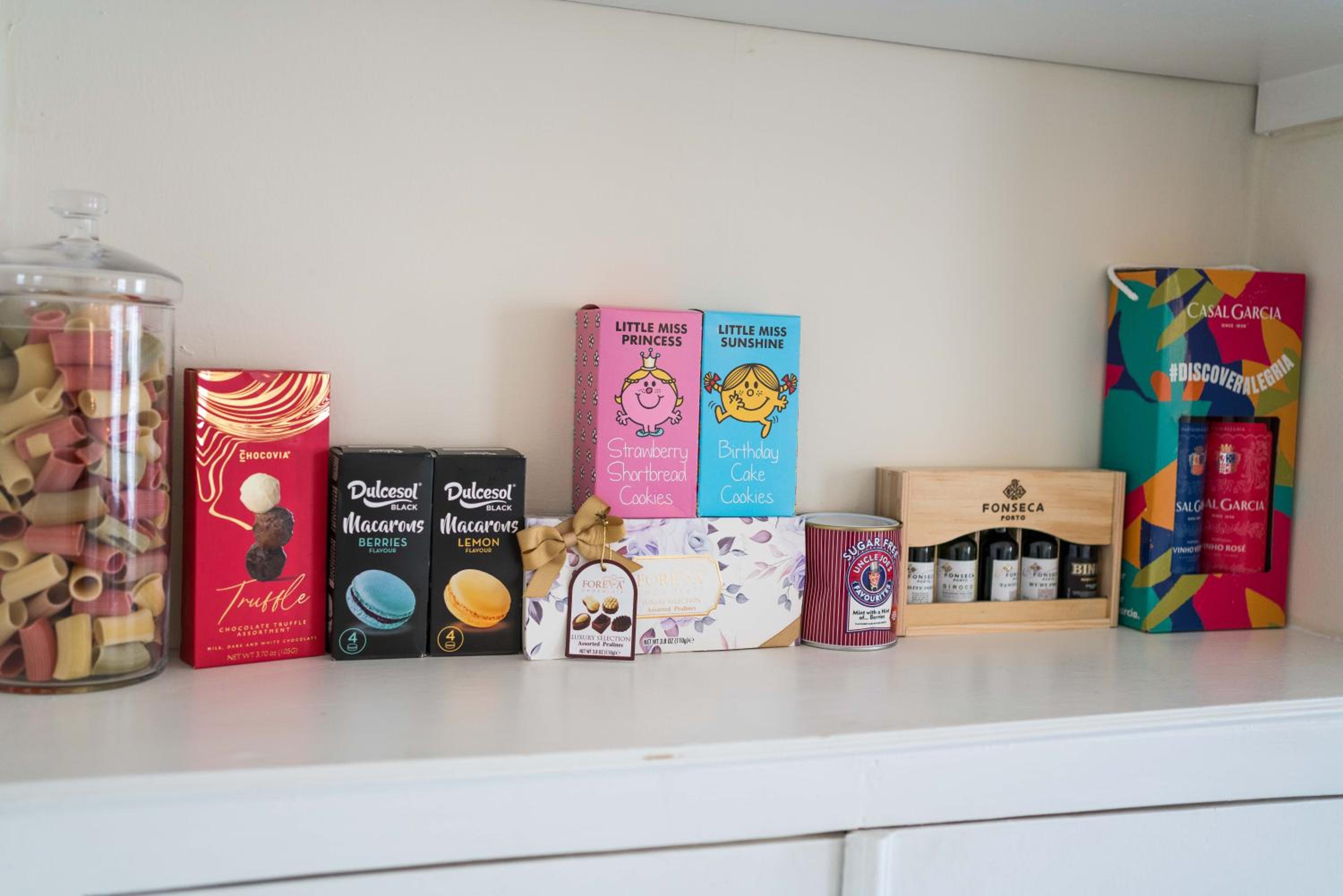 High-ceiling Gorgerous Victorian flat with private garden - 3 mins to Hyde Park, Kensington Palace, 8 mins NottingHill, High Street Kensington station