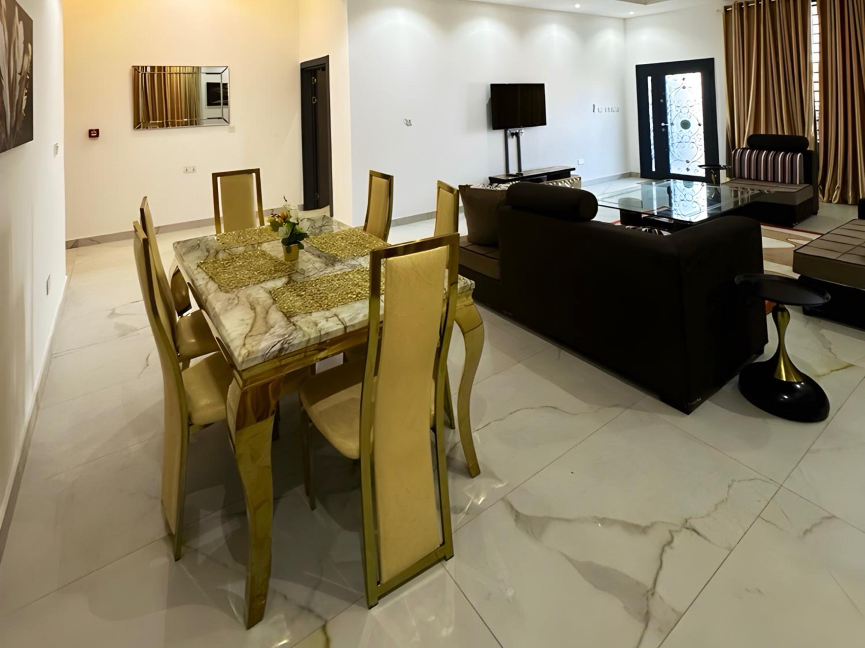 2BR Apartment with Pool and Wifi near Airport view 4